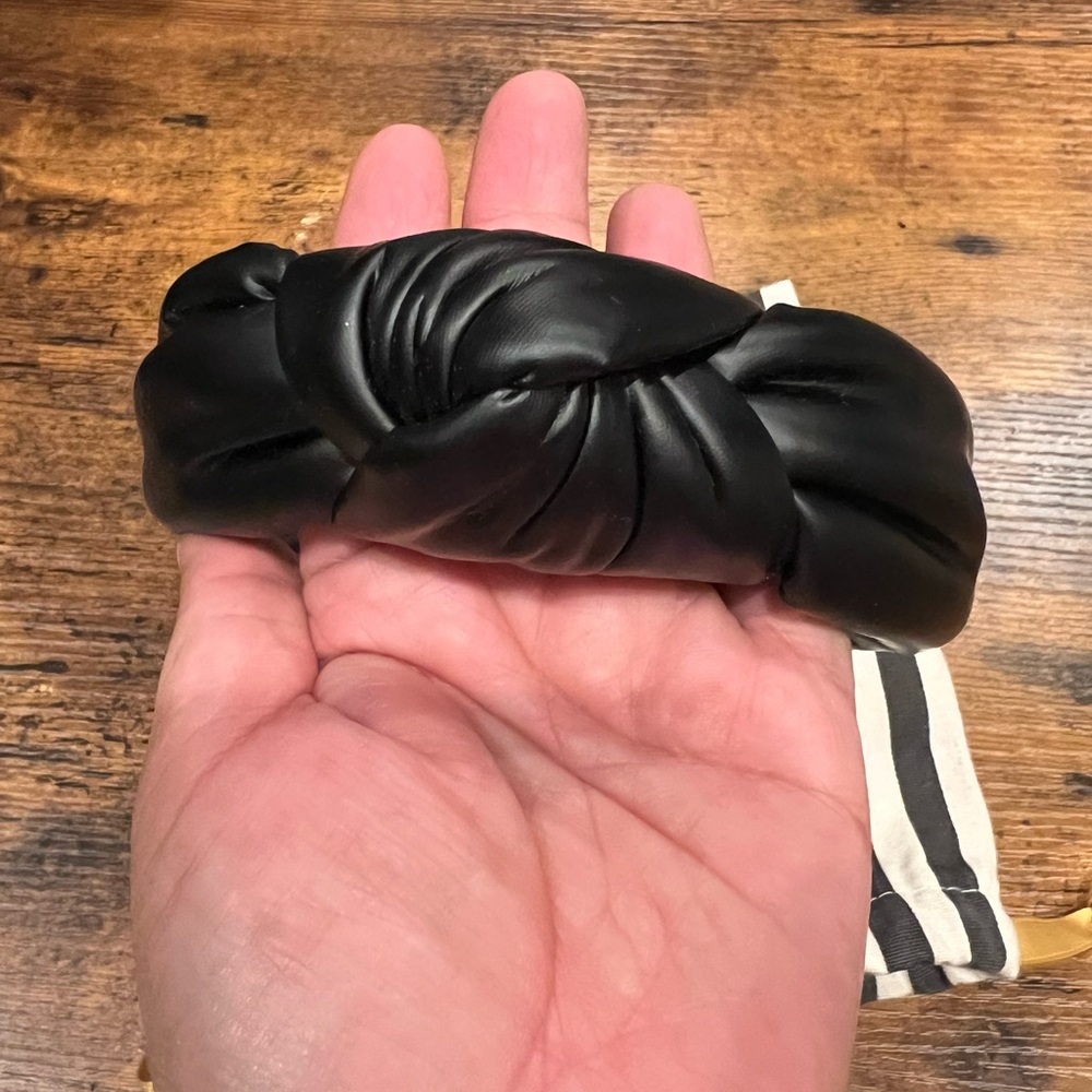 Lele Sadoughi Glossy Black Knotted Headband - Picture 2 of 6
